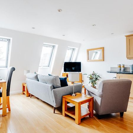 Central 3 Bed Apartment At Regents Court, Newbury Newbury  Luaran gambar